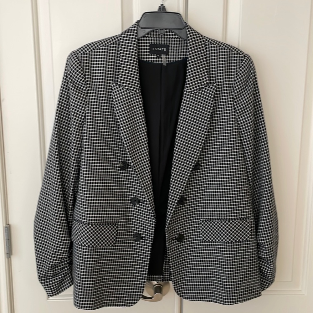 Casual or dressed up, great with a dress or jeans.